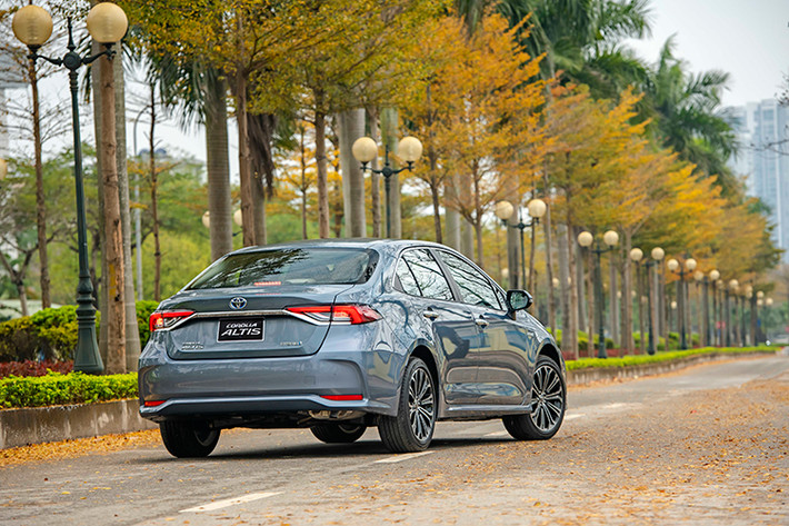 Dù là phiên bản nào, mẫu xe sedan Toyota Corolla Altis 2022 hoàn toàn mới tại Việt Nam cũng sẽ được trang bị hộp số vô cấp CVT, đi kèm hệ dẫn động cầu trước.
