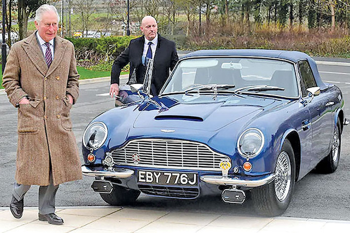 Nhiên liệu cho chiếc Aston Martin Volante DB6 này là một phần trong nỗ lực giảm 25% khí thải ôtô trong 10 năm của Hoàng gia Anh. Được biết, chiếc Aston Martin Volante DB6 này cần 4,5 chai rượu để có thể hoàn thành quãng đường 1 dặm, tương đương 1,6 km.