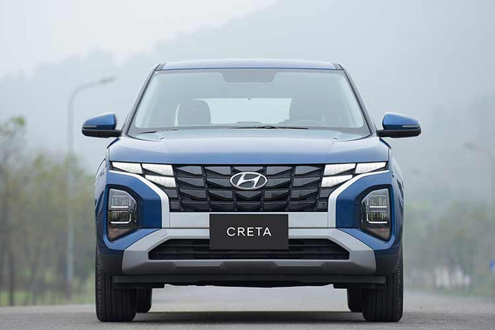 Hyundai Creta Ở thời điểm mới ra mắt, Hyundai Creta có sức hút khá mạnh và có thời điểm người dùng phải trả thêm các khoản phí mới có thể nhận xe. Tuy nhiên ở thời điểm hiện tại Hyundai Creta có phần vất vả để giữ sức bán của mình nhưng vẫn có 6.313 xe bán ra thị trường tính đến hết quý 3/2023.