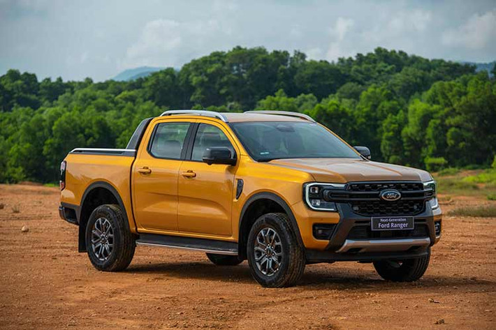 Ford Ranger Khi hai vị trí đầu bảng thuộc về hai mẫu xe dịch vụ thì vị trí thứ 3 doanh số quý 3/2023 lại có sự bất ngờ khi thuộc về mẫu bán tải Ford Ranger với 11.235 xe bán ra. Xét về nhiều khía cạnh thì thị trường ôtô Việt Nam vẫn chưa sử dụng đúng mục đích của những chiếc bán tải khi thiên về yếu tố gia đình hơn là chở hàng.