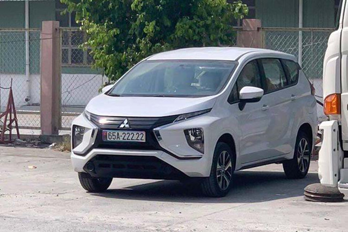 Trong phong thuỷ của phương Đông, số 2 mang rất nhiều ý nghĩa, nó là con số tượng trưng cho sự “có đôi có cặp”. Tuy nhiên, để xác định được ý nghĩa của một biển số có đẹp hay không nó còn tùy thuộc vào góc nhìn và đánh giá của mỗi người, nếu xe mang biển Hà Nội và TP HCM thường sẽ được định giá cao hơn so với biển tỉnh.