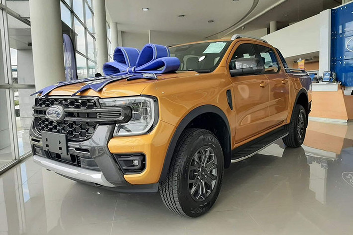 Kết thúc tháng 10/2022, Ford Ranger bán được 2.394 xe, tăng 675 so với tháng trước đó (bán 1.719 xe). Với kết quả này, Ford Ranger trở thành mẫu xe ôtô bán chạy nhất Việt Nam tháng 10/2022. Cộng dồn doanh số từ đầu năm đến tháng 10, "vua bán tải" đạt 11.118 xe, vẫn là mẫu bán tải có lượng bán nhiều nhất thị trường.