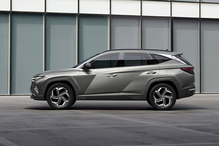 Theo nhà sản xuất ôtô Hàn Quốc, chất lượng của Hyundai Tucson 2023 nâng cấp đã được cải thiện nhờ áp dụng những thông số theo thị hiếu của người dùng. Cụ thể, hãng Hyundai đã trang bị hệ thống hỗ trợ giới hạn tốc độ thông minh (Intelligent Speed Limit Assist) và vô lăng rung để cảnh báo cho mọi phiên bản của dòng Tucson 2023.