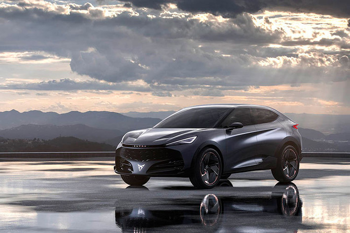 Hình ảnh mẫu SUV lai Coupe VinFast mới đang lan truyền nhanh chóng trên mạng xã hội và nhận được rất nhiều sự quan tâm trong một hội nhóm yêu thích hãng xe Việt Nam. Tuy nhiên, thực chất đây chỉ là sản phẩm cắt ghép của người dùng có tên Hoàng Mike.