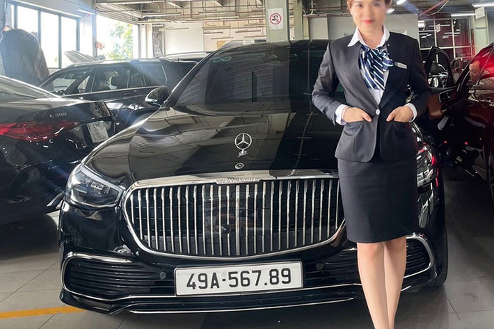 Với việc chiếc biển VIP sảnh đẹp nhất mang đầu số 49A của tỉnh Lâm Đồng, Đà Lạt đã được gắn lên chiếc xe siêu sang Mercedes-Maybach S450 4Matic hơn 8 tỷ đồng đã khiến cư dân mạng thốt lên, các đại gia rất may mắn khi đi bấm biển hay đúng thật là xe nhiều tiền thường hên bấm trúng biển khủng.