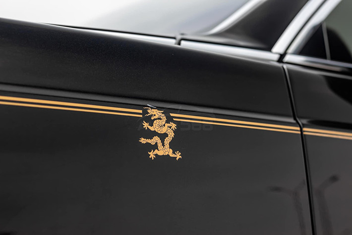 Chiếc Rolls-Royce mang biển số 51A - 359.88 còn lại thuộc bản Phantom Year of the Dragon. Xe chỉ được sản xuất giới hạn 33 chiếc dành cho thị trường Trung Quốc nhưng tại Việt Nam đã có đến 6 chiếc. Được biết, ở thời điểm mới về nước, giá xe Rolls-Royce Phantom Year of the Dragon bán ra không dưới 32 tỷ đồng.