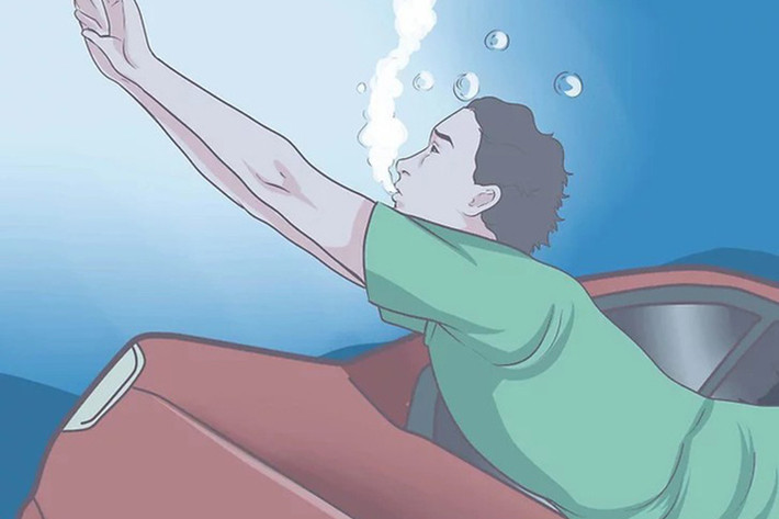 Nên phá cửa kính bên hoặc kính sau vì kính lái luôn an toàn nhất với nhiều lớp kết dính bằng keo chuyên dụng. Trường hợp không thể phá vỡ cửa kính, hãy bình tĩnh đợi mực nước vào trong xe đến ngang ngực rồi hít một hơi dưỡng khí thật dài, chờ đến lúc nước vào đầy bên trong xe (áp suất cân bằng giữa trong và ngoài), hãy mở cửa để thoát ra.