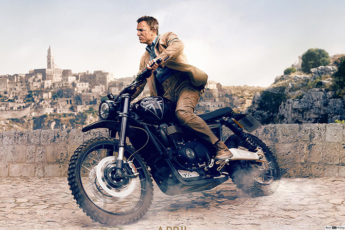 Giá xe Triumph Scrambler 1200 Bond Edition 2020 bán ra thị trường từ 18.500 USD (tương đương 432 triệu đồng). Mức giá này cao hơn 3.100 USD (72,3 triệu đồng) so với mẫu Scrambler 1200 XE.