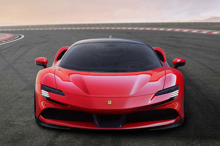 Ngoài chồng cũ của Lệ Quyên, doanh nhân Nguyễn Quốc Cường cũng đang chờ bàn giao siêu xe Ferrari SF90 Stradale nhưng thuộc diện mua chính hãng. Đây được cho là 1 trong những khách mở hàng cho đại lý Ferrari Việt Nam ngay sau khi cho phép các đại gia trong nước đặt mua xe chính hãng.