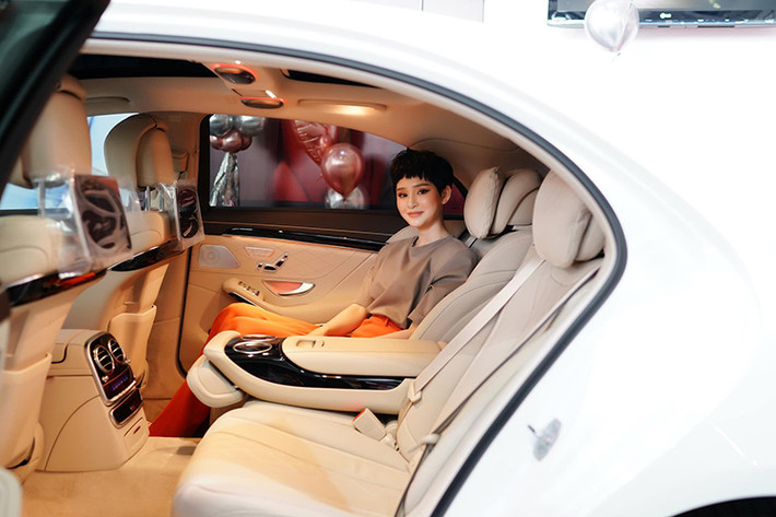 Mẫu xe sang Mercedes-Benz S450L Luxury mới này cũng sở hữu hàng loạt các hệ thống an toàn như: hỗ trợ đỗ xe chủ động, bình chữa cháy, chức năng cảnh báo mất tập trung, chống trượt khi tăng tốc ASR, ổn định thân xe điện tử ESP và hỗ trợ ổn định xe khi gió thổi ngang, camera 360 độ phân giải cao, chức năng cảnh báo Pre- Safe, chống bó cứng phanh ABS, hỗ trợ phanh khẩn cấp.