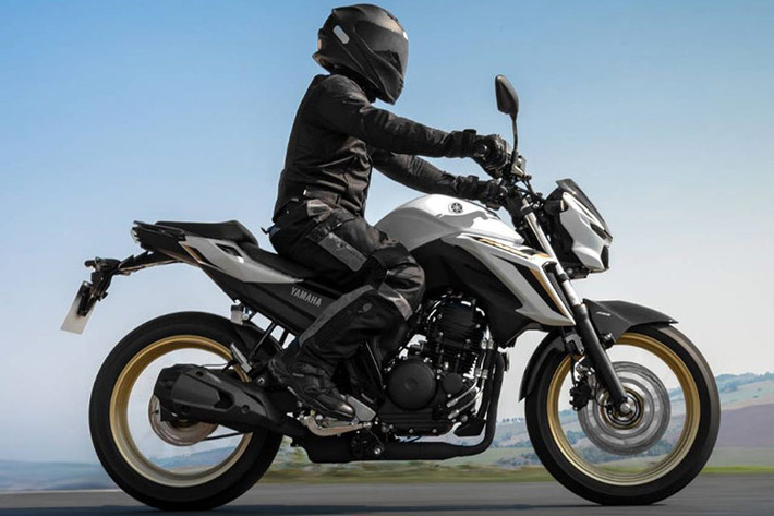 Yamaha FZ25 vừa được cập nhật thế hệ mới tại Brazil và có thêm nhiều tính năng và màu sắc mới. Có tên gọi Yamaha Fazer FZ25 Connected 2025 mới, điểm nổi bật nhất của phiên bản này là bảng đồng hồ mới với khả năng kết nối điện thoại.