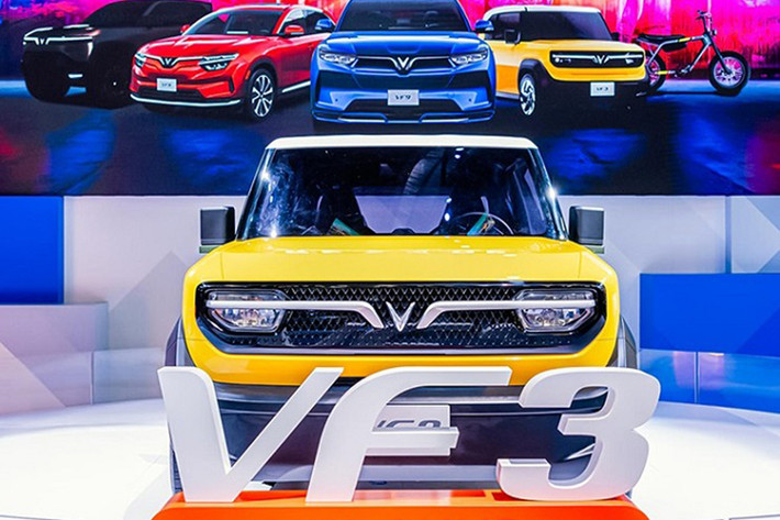 Cũng tại Hội nghị Nhà phân phối Ô tô điện VinFast toàn quốc 2024, Chủ tịch Vingroup Phạm Nhật Vượng đã chia sẻ kế hoạch phát triển và mục tiêu của VinFast trong năm nay. Theo đó, VinFast xác định sẽ cạnh tranh trực tiếp với các hãng xe xăng và trở thành hãng xe chiếm thị phần số 1 tại Việt Nam với kế hoạch mở rộng hệ thống showroom, đại lý uỷ quyền trên toàn quốc lên tối thiểu 120 vào cuối năm 2024.