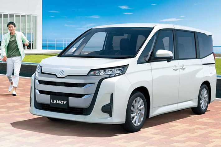 Cuối tháng 7 vừa qua, Suzuki đã chính thức vén màn mẫu MPV cỡ trung mới mang tên Landy ở thị trường Nhật Bản. Trước đây, Suzuki Landy đa dụng vốn được phát triển dựa trên Nissan Serena. Tuy nhiên, ở thế hệ mới, mẫu xe này lại được ra đời dựa trên Toyota Noah 2022.