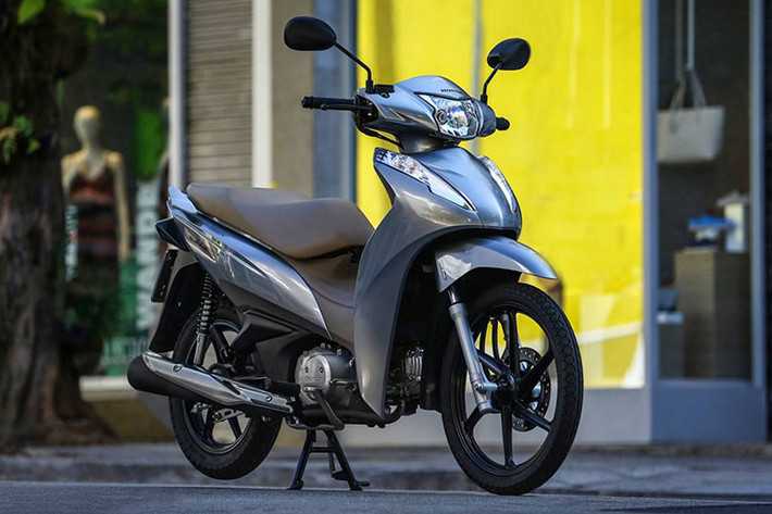 Sự hiện đại của mẫu xe máy số Honda Biz thế hệ mới này đã khiến giá trị của nó lên tới từ hơn 40 triệu đồng tại quốc gia vừa lọt vào trận chung kết giải bóng đá Copa America - Brazil.