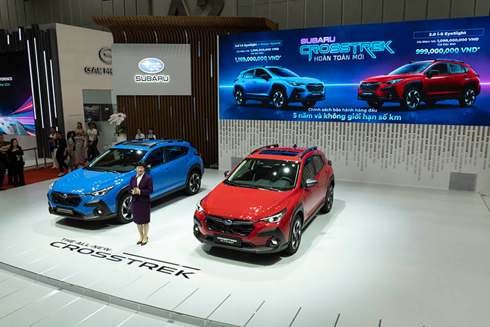 Mức giá xe Subaru Crosstrek 2025 chính hãng chào bán tại Việt Nam từ 1,098 tỷ và 1,268 tỷ đồng. 99 khách hàng đầu tiên sẽ được mua xe với mức ưu đãi tương ứng với 2 phiên bản là 999 triệu và 1,169 tỷ đồng.