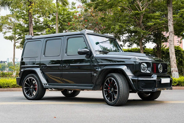 Tại thị trường Việt Nam, có không ít mẫu xe sang Mercedes-Benz đã được lột xác dưới bàn tay của hãng độ Đức - Brabus. Nhưng tiêu biểu nhất phải kể đến các bản độ dành cho dòng xe SUV đắt tiền Mercedes-AMG G63 thế hệ mới.