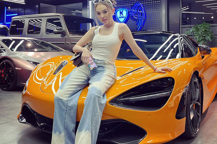 Sở hữu chiếc siêu xe mui trần chưa được nửa năm, Trang Nemo đã âm thầm bán lại cho Phan Công Khanh, đúng vào thời điểm xảy ra ồn ào cô cùng nhân viên xô xát với 2 người phụ nữ trong cửa hàng của mình và ra tòa án sơ thẩm TP HCM vào tháng 6/2023 bị xử về tội gây rối trật tự công cộng - sau vụ việc này đã khiến Trang Nemo bị xử 9 tháng tù.