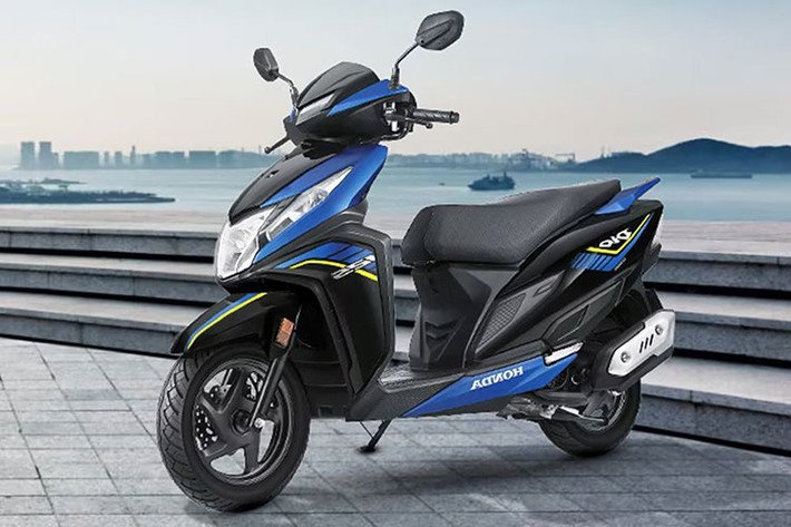 Nhà sản xuất xe máy Honda tại Ấn Độ vừa chính thức giới thiệu mẫu xe tay ga mới trong phân khúc 125cc mang tên Honda DIO 125 2025 mới. Đây là một dòng xe không hề xa lạ và cũng là dòng xe có doanh số cao hàng đầu tại thị trường Ấn Độ.