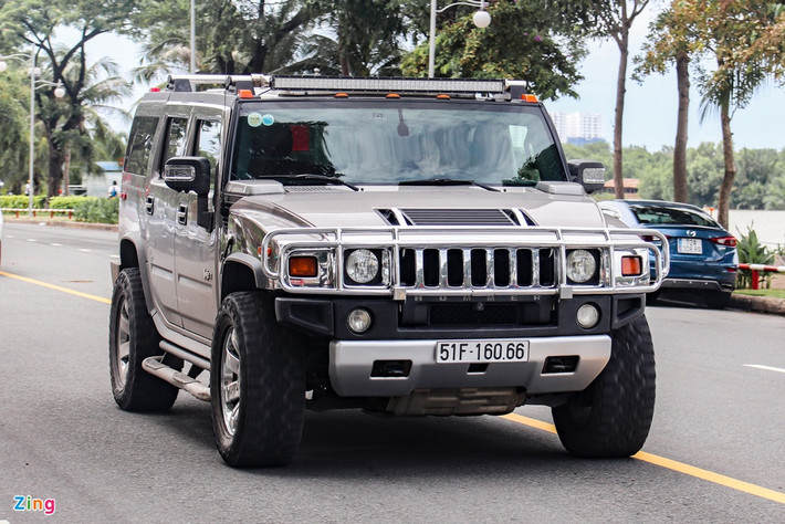 Ngoài những siêu xe danh tiếng, sự kiện còn có sự góp mặt của xe thể thao BMW i8, Hummer H2 và Mercedes-AMG G 63 Edition 1. Giá trị dàn xe ước tính lên đến 100 tỷ đồng.