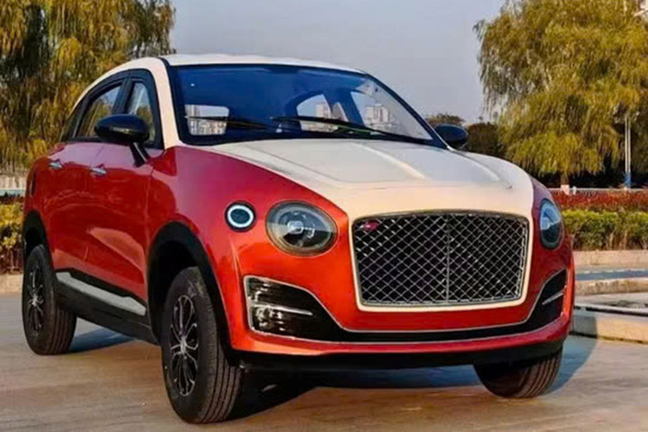 Trong số nhiều mẫu EV siêu nhỏ lấy cảm hứng từ Bugatti, Porsche, Aston Martin hay Maserati, một chiếc xe kỳ lạ vừa xuất hiện nổi bật với vẻ ngoài giống Bentley nhưng mang trong mình hệ truyền động mở rộng phạm vi (range-extender hybrid).