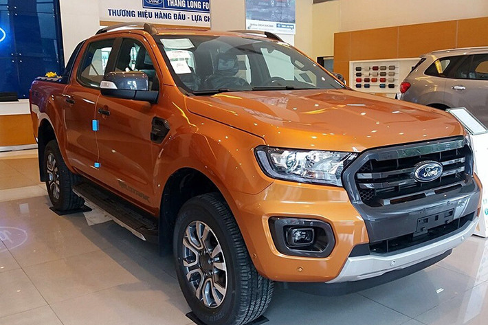 Vẫn là mẫu xe bán tải bán chạy nhất thị trường nhưng trong tháng 4/2020, chỉ có 481 xe Ford Ranger được bàn giao tới khách hàng, giảm 379 xe so với tháng trước. Tính từ đầu năm 2020 đến hết tháng 4, Ford Việt Nam đã bán ra tổng cộng 2.370 xe Ranger. Với việc ra mắt phiên bản Ford Ranger Limited vào khoảng giữa tháng 2, hiện tại, xe đang được bán tại Việt Nam với 8 phiên bản có giá dao động từ 616-918 triệu đồng.