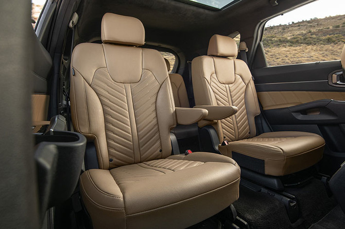 Dựa trên phiên bản quốc tế, nhiều khả năng mẫu SUV hybrid này sẽ sử dụng động cơ 1.6L tăng áp, 4 xi-lanh thẳng hàng, kết hợp với động cơ điện để cho ra tổng công suất 230 PS và mô-men xoắn cực đại 350 Nm.