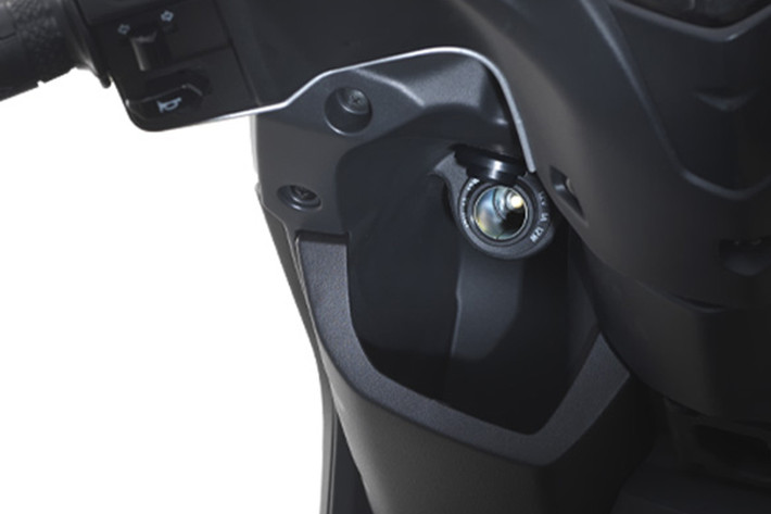 Yamaha Ego Gear 2024 sẽ chỉ được phân phối với một phiên bản duy nhất, có tích hợp hai trang bị là chế độ ngắt động cơ tạm thời Star&StopSystem (SSS) và đá chống tắt máy. Chứ không chia ra hai phiên bản là phiên bản thường và phiên bản S như Yamaha Gear đến từ Indonesia.