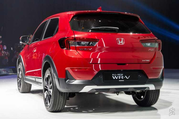Hãng xe Honda hiện vẫn chưa công bố danh sách trang bị cụ thể của WR-V tại Nhật Bản, nên chưa rõ xe có được cung cấp tùy chọn hộp số sàn 6 cấp hay không.
