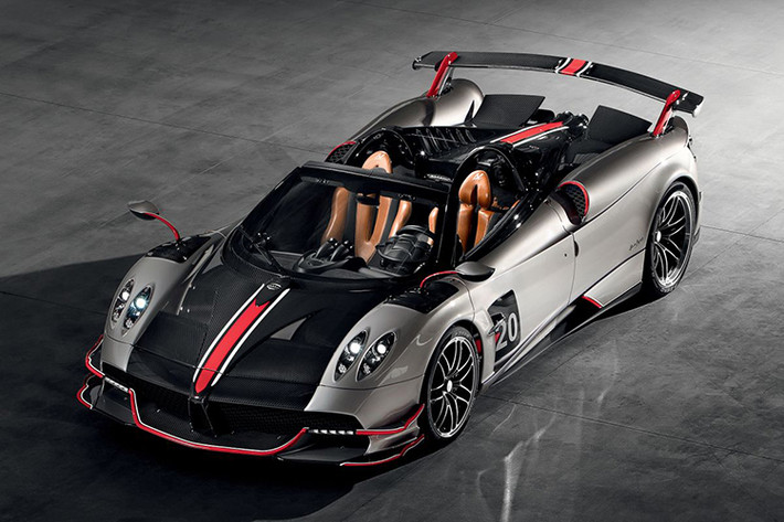 Pagani Huayra Roadster BC đã chính thức được giới thiệu trong vai trò một “quái vật mui trần” với 800 mã lực và 1.049 mô-men xoắn cực đại. Bên cạnh niềm vui được nghe tiếng động cơ tăng áp kép V12 dung tích 6.0 lít từ AMG một cách sinh động hơn, những chủ xe còn sẽ cảm thấy hài lòng khi biết chiếc xe của họ là dạng cực hiếm. Pagani chỉ giới hạn sản xuất 40 chiếc Huayra Roadster BC với giá 3,5 triệu USD.