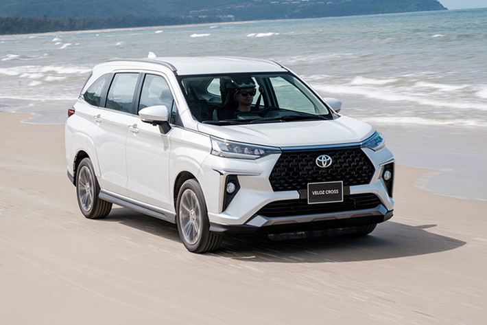 Mẫu MPV của Toyota đạt doanh số 872 xe trong tháng 6 vừa qua, tăng 282 xe so với tháng 5/2023. Doanh số này đủ giúp Veloz góp mặt trong top 10 xe bán chạy nhất tháng, nhưng vẫn bị đối thủ trực tiếp là Mitsubishi Xpander bỏ khá xa. Cộng dồn 6 tháng vừa qua, Toyota Veloz Cross bán được 4.512 xe.