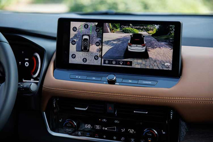 Xe được trang bị gói công nghệ an toàn chủ động Nissan Safety Shield 360 ADAS tiêu chuẩn. Trong khi đó, bản SV có thêm hệ thống hỗ trợ lái bán tự động ProPilot Assist phức tạp hơn. Hai bản SL và Platinum cao cấp sẽ được trang bị tính năng an toàn kết hợp với hệ thống định vị vệ tinh.