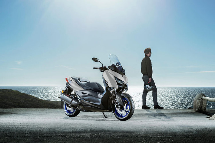 Trong loạt xe maxi-scooter tầm trung của Yamaha, dòng xe ga Yamaha MAX luôn được nhiều người dùng đánh giá cao và nổi tiếng nhất thế giới với nhiều thành viên cộm cán.