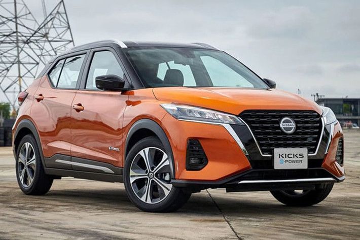 Theo thông tin từ một số đại lý, mẫu SUV hạng B Nissan Kicks 2022 mới sẽ được giới thiệu tại Việt Nam ngay trong tháng 5 này. Theo đó, Nissan Kicks sẽ được phân phối với 2 phiên bản, tuy nhiên thông tin cụ thể về trang bị trên từng phiên bản hiện vẫn chưa được công bố.