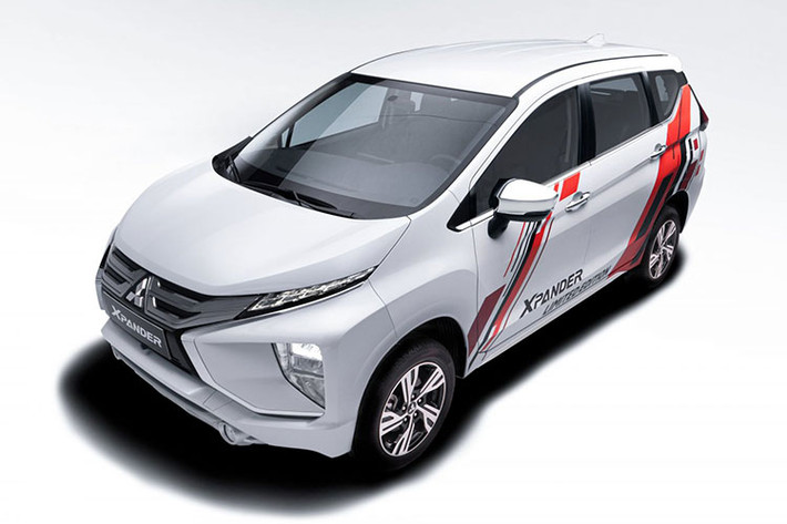 Những mẫu MPV - xe đa dụng tại Việt Nam này dù ra mắt chưa lâu nhưng vẫn giữ được sút hút đáng kể, đồng thời còn tăng một hạng trong tháng 12/2021. Trong tháng cuối năm 2021, Mitsubishi Xpander tại Việt Nam bán ra 2.009 xe, tăng 562 xe so với tháng trước đó. Kết thúc năm 2021, Mitsubishi Xpander cũng trở thành mẫu MPV bán chạy nhất thị trường với 12.406 xe.