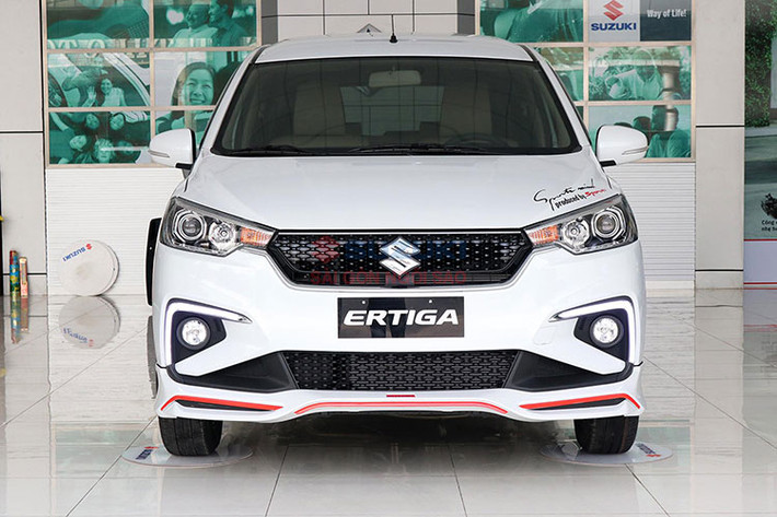 Suzuki Ertiga chốt cuối bảng với 114 xe giao đến tay khách hàng, giảm 16 xe so với tháng trước. Cộng dồn doanh số từ đầu năm đến nay đạt Lũy kế 11 tháng đầu năm đạt 1.198 xe Suzuki Ertiga. Hiện tại, Suzuki Ertiga cung cấp cho khách Việt 2 phiên bản với mức giá khởi điểm chưa đến 500 triệu đồng kèm ưu đãi hấp dẫn từ đại lý.