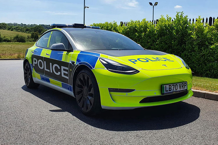 Theo trang tin Auto Express, Tesla Model 3 vẫn đang trong quá trình sản xuất trước khi giao hàng. Sở cứu hỏa và các đơn vị khẩn cấp khác tại Anh cũng sẽ sử dụng mẫu xe điện Tesla Model 3.