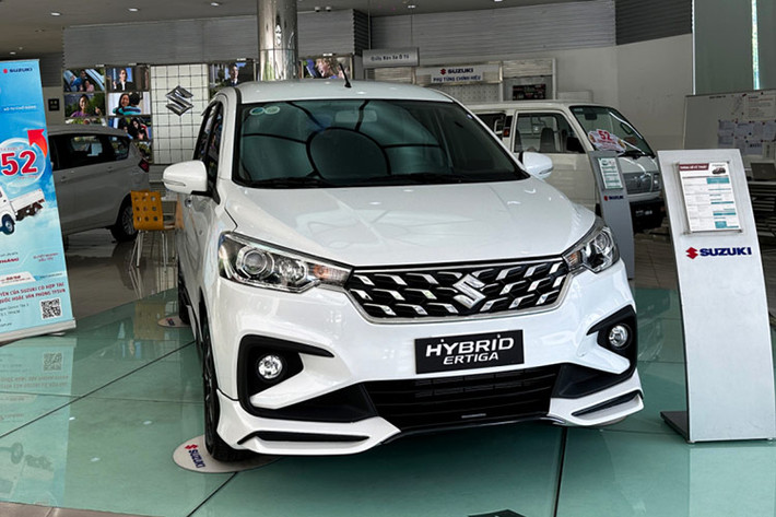 Loạt xe Suzuki tại Việt Nam ngừng bán 2024 có lẽ là năm thanh lọc đội hình sản phẩm mạnh mẽ nhất của Suzuki Việt Nam khi gạt bỏ tới 4 mẫu xe khỏi danh sách, gồm Ertiga, Ciaz, Swift, XL7. Hãng không chia sẻ cụ thể về lý do tinh giản đội hình sản phẩm của mình.