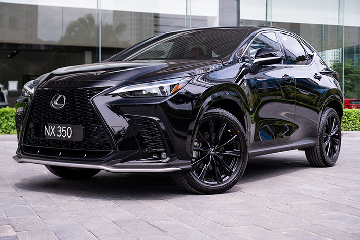 Lexus NX hoàn toàn mới đánh dấu sự chuyển mình của Lexus sang một giai đoạn mới, với sứ mệnh “Mang lại trải nghiệm sang trọng riêng biệt cho từng khách hàng” chính thức ra mắt tại Việt Nam. Lexus NX tại Việt Nam sẽ có hai (02) phiên bản NX 350h và NX 350 F SPORT.