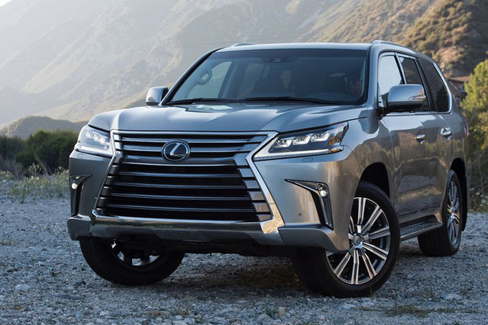 Theo một số nguồn tin rò rỉ, thương hiệu xe Lexus Nhật Bản đang ấp ủ và nghiên cứu chương trình trang bị động cơ V6 và V8 tăng áp kép cho mẫu SUV Full-size Lexus LX mới. Việc bổ sung hệ thống tăng áp kép trên dòng LX mới được cho đến từ nhiều nguyên nhân.