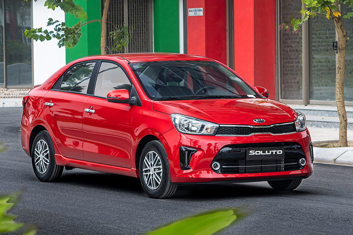 Xếp thứ 9 trong top 10 là Kia Soluto với doanh số tăng trưởng 131,5% lên 44 xe. Tuy sở hữu giá bán thuộc hàng rẻ nhất phân khúc sedan hạng B nhưng Soluto vẫn không được ưa chuộng tại Việt Nam như Toyota Vios, Hyundai Accent hay Honda City. Bất lợi của Kia Soluto nằm ở thiết kế và trang bị kém hấp dẫn.