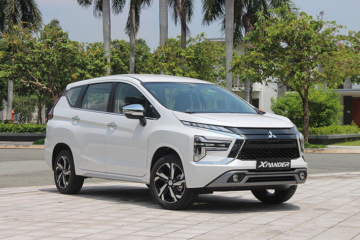 Với doanh số tháng vừa qua là 1.443 xe trong tháng 2/2023, Mitsubishi Xpander tăng gấp đôi doanh số so với tháng và đứng ở vị trí thứ 2 trong bảng xếp hạng, đồng thời dẫn đầu phân khúc MPV. Mới đây, Mitsubishi Xpander AT và AT Premium 2023 được bổ sung thêm màu mới và có thêm một số tính năng.