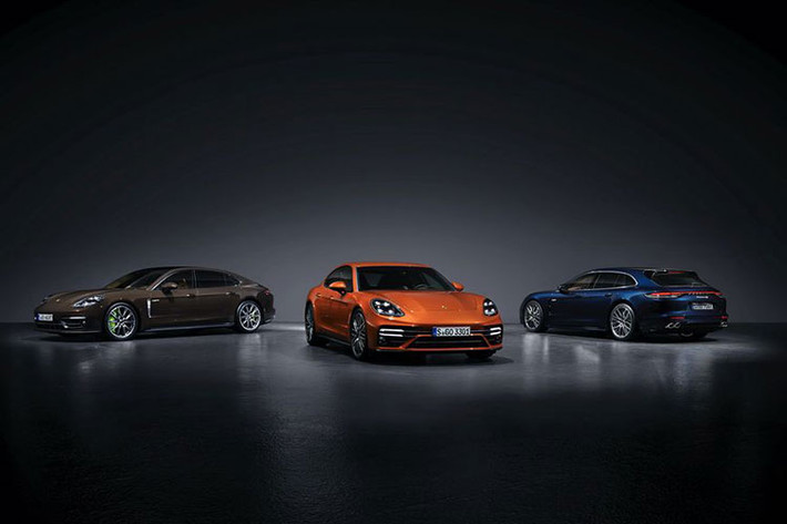 "Kỳ phùng địch thủ" của AMG GT 63 S chính là Porsche Panamera Turbo S, mẫu xe này đã từng "soán ngôi" của AMG GT 63 S tại đường đua Nuburgring. Xe cũng dùng động cơ tăng áp kép V8 4.0L cho 620 mã lực và 820 Nm, giúp xe tăng tốc 0 - 100 km/h chỉ trong 2,9 giây trước khi cán vận tốc cực đại 315 km/h.