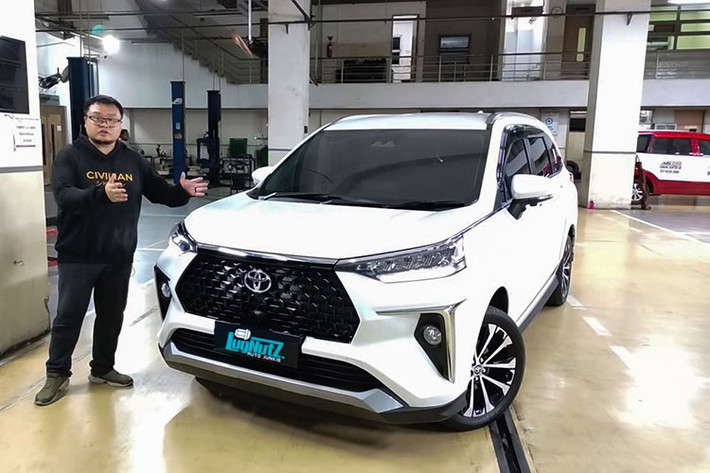 Toyota Veloz 2022 mới đã chính thức được trình làng tại thị trường Indonesia cùng với "người anh em" Avanza. Về tổng thể, Toyota Veloz và Avanza khá tương đồng về mặt thiết kế, nhưng mỗi mẫu xe sẽ hướng đến những khách hàng riêng và từ đó cũng có những điểm nhấn khác biệt.