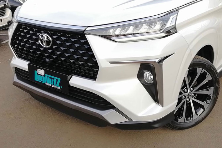 Nếu như Avanza là chiếc xe được sản xuất bởi Daihatsu, thương hiệu đã được Toyota mua lại thì Veloz là sản phẩm chính hiệu do chính họ sản xuất mặc dù 2 mẫu xe này cùng chung nền tảng khung gầm. Xe sở hữu kích thước tổng thể gồm chiều Dài x Rộng x Cao lần lượt là 4.475 x 1.750 x 1.700 (mm), chiều dài cơ sở 2.750 mm, khoảng sáng gầm 205 mm.