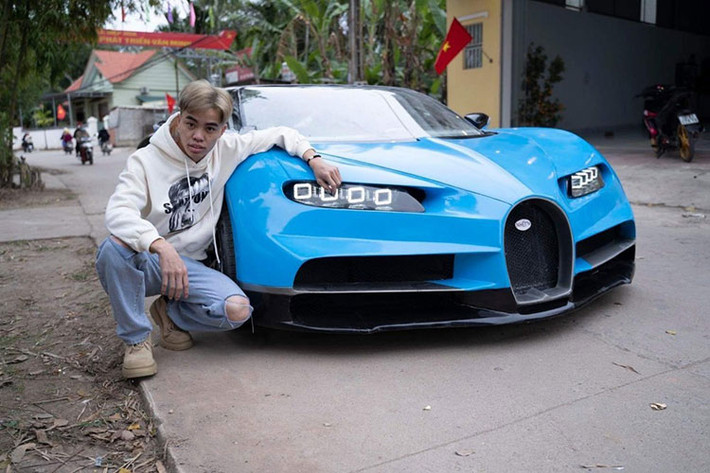 Được biết, nhóm bạn trẻ này đã tạo ra chiếc Bugatti Chiron tự chế trong vòng 1 năm. Ngoài chiếc Bugatti Chiron này, cách đây vài năm, nhóm bạn trẻ Việt Nam còn từng tạo ra chiếc Lamborghini Aventador bằng thép và giấy bìa carton.