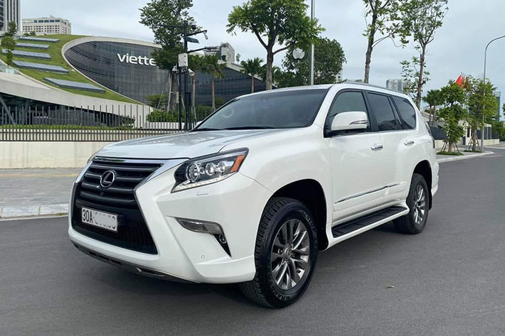 Chiếc SUV nhà Lexus theo nhiều người dùng đánh giá thì nó kha tốt khi nó cân bằng được nhiều yếu tố như thương hiệu, kích thước rộng rãi, an toàn và tính thanh khoảng cao và hơn hết là độ an toàn của một chiếc xe SUV hạng sang.