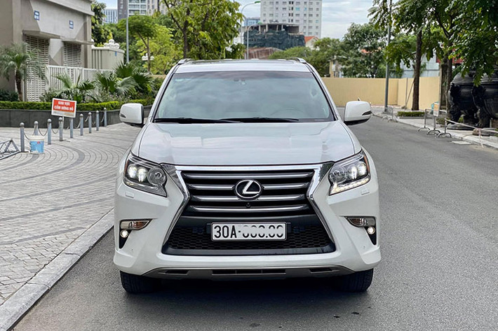 Trên thực tế, bên cạnh nhiều thương hiệu xe sang đến từ châu Âu, thương hiệu xe sang Lexus luôn được nhiều khách hàng Việt yêu thích và tin dùng bởi sự bền bỉ, không hỏng vặt, chi phí vận hành lại thấp hơn xe Đức. Đây chính là yếu tố mang tính cốt lõi giúp dòng xe SUV Lexus GX hay nhiều dòng xe Lexus khác giữ giá bậc nhất tại thị trường Việt.