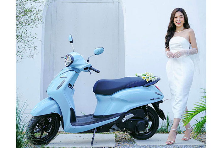 Vốn có trọng lượng nặng và động cơ khỏe nên lâu nay các dòng xe Vespa chưa bao giờ được đánh giá cao về mức tiết kiệm nhiên liệu. Tuy nhiên, Vespa Primavera 2022 đã có những bước tiến đáng kể khi mức tiêu hao nhiên liệu theo công bố từ Cục đăng kiểm là 2,7 lít/100 km, tương đương các dòng Piaggio Liberty 125, Vespa GTS Super 125.