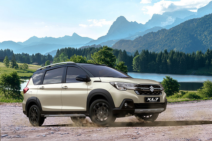 Suzuki XL7 hybrid giá 599 triệu đồng Suzuki XL7 hybrid vừa ra mắt thị trường Việt Nam vào tháng 8/2024, mẫu xe này mở bán với duy nhất một phiên bản đi kèm mức giá 599 triệu đồng. Đây được xem là một trong những mẫu MPV đa dụng giá bán rẻ nhất thị trường hiện nay. Đây là mẫu xe chủ lực của Suzuki Việt Nam tại thị trường trong nước, đồng thời cũng thay thế “đàn anh” Ertiga hybrid.