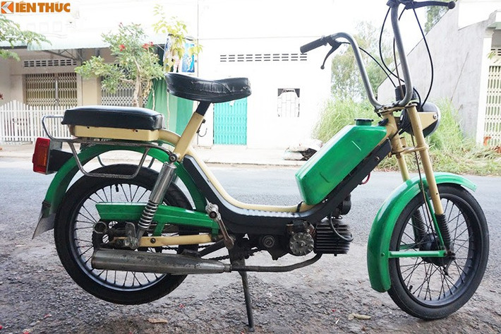 Chiếc xe máy Babetta từng được xem là "Quý tộc thời bao cấp" rất quen thuộc ở Việt Nam những năm 80, tưởng như đã biến mất hoàn toàn bất ngờ xuất hiện tại Đồng Tháp. Mặc dù là một chiếc xe máy cũ đã được sử dụng hàng chục năm nhưng vẫn còn chạy tốt và khá nguyên bản.
